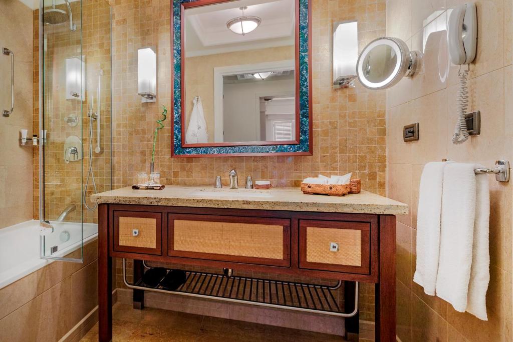 cheap resort hotels to Spend holiday with family