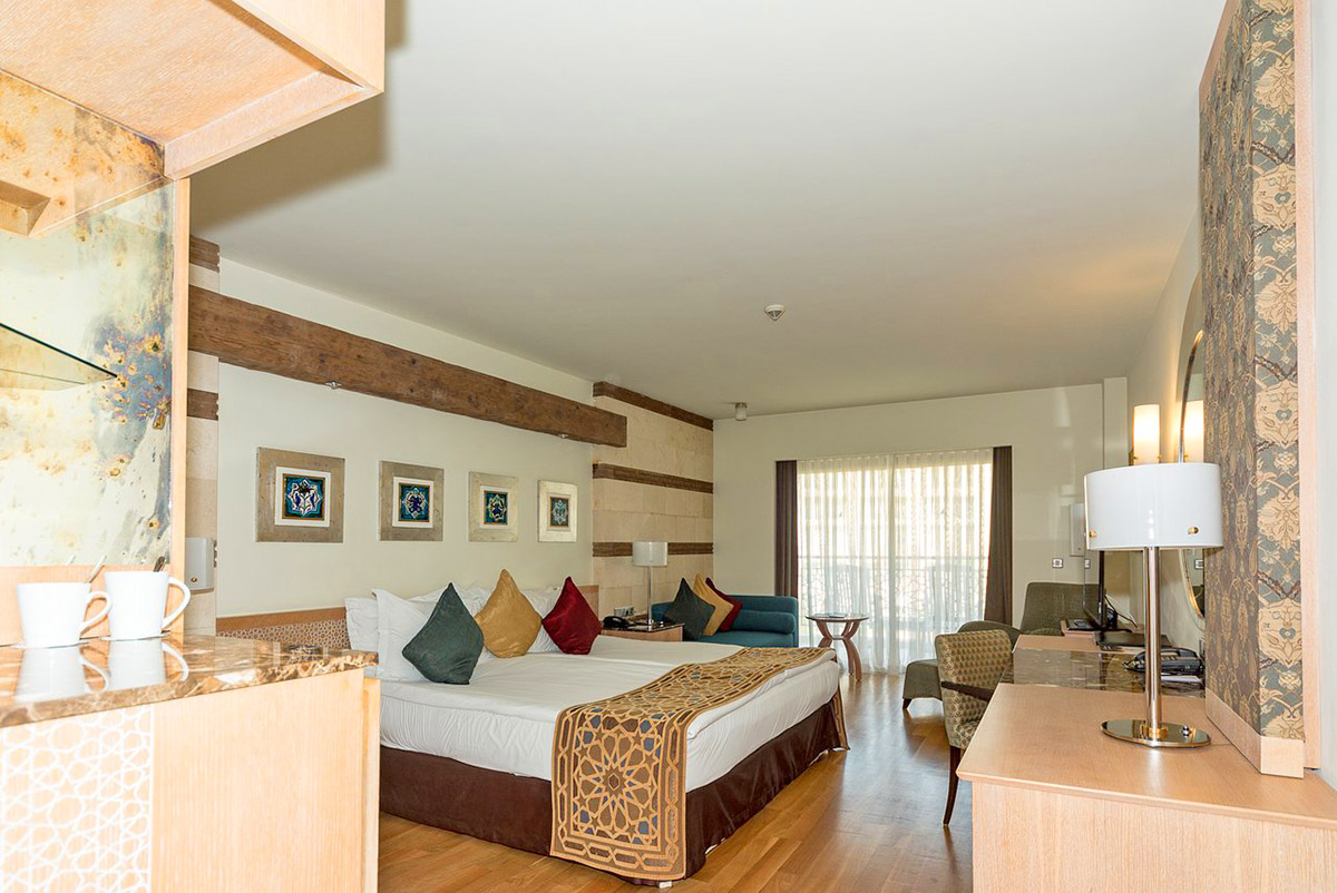 cheap resort hotels to Spend holiday with family