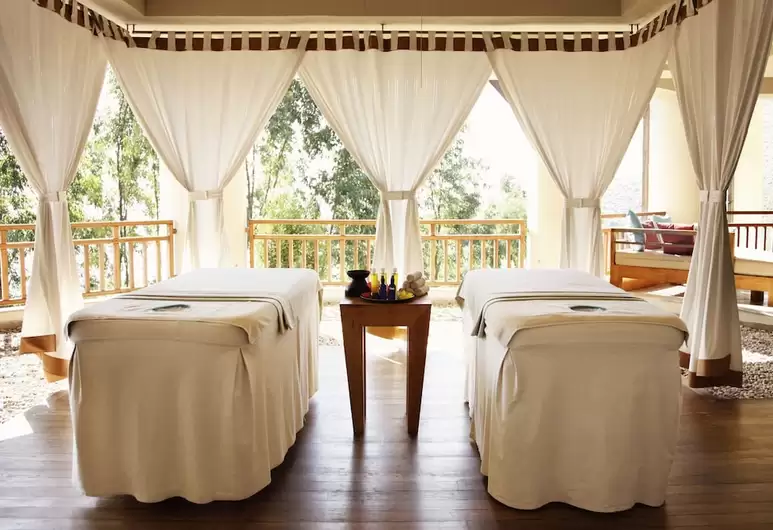 cheap resort hotels to Spend holiday with family