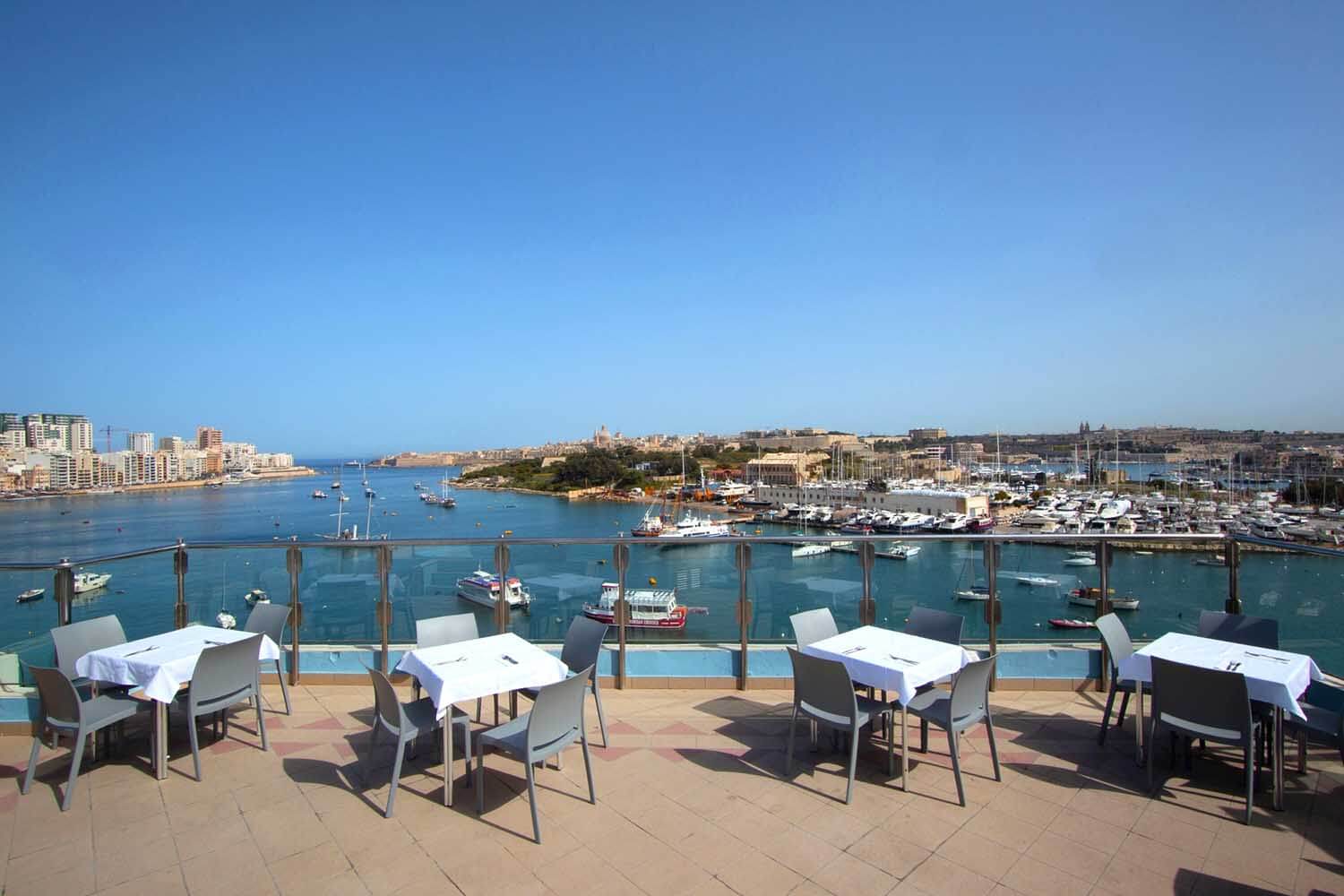 cheap resort hotels to Spend holiday with family