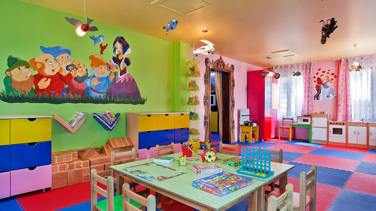 cheap resort hotels to Spend holiday with family