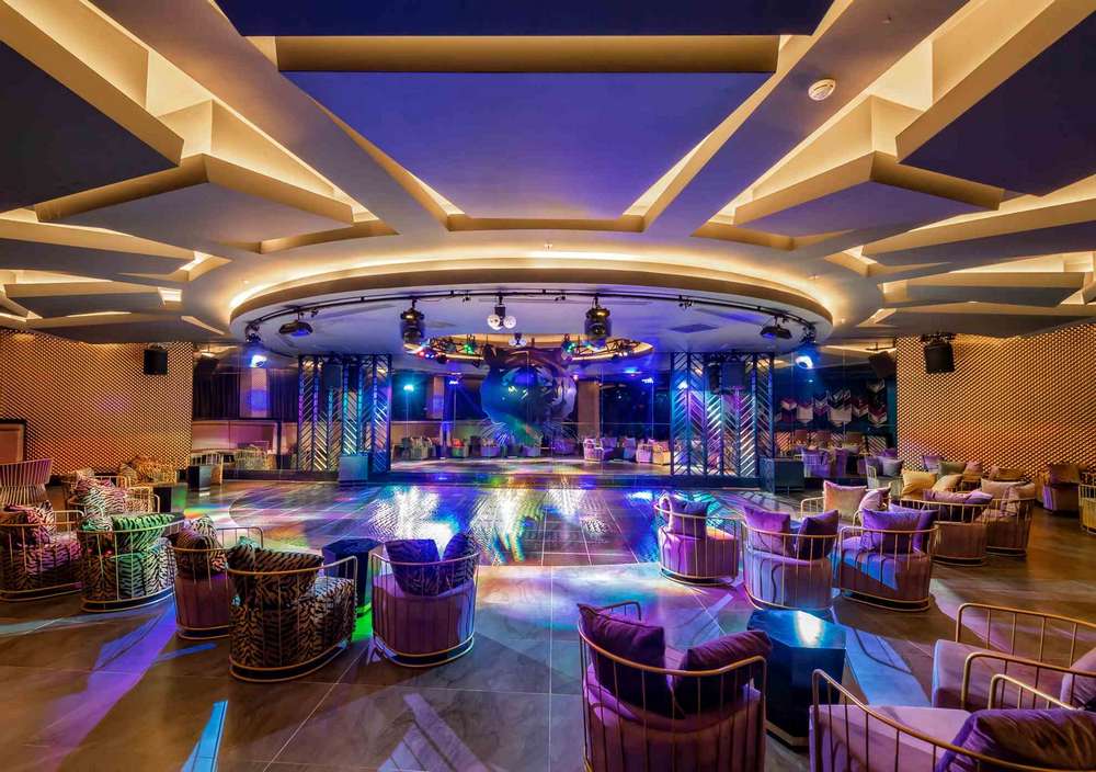 cheap resort hotels to Spend holiday with family