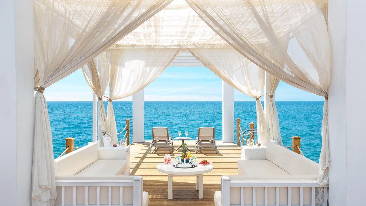 cheap resort hotels to Spend holiday with family