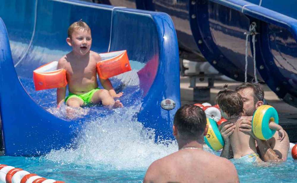 cheap resort hotels to Spend holiday with family