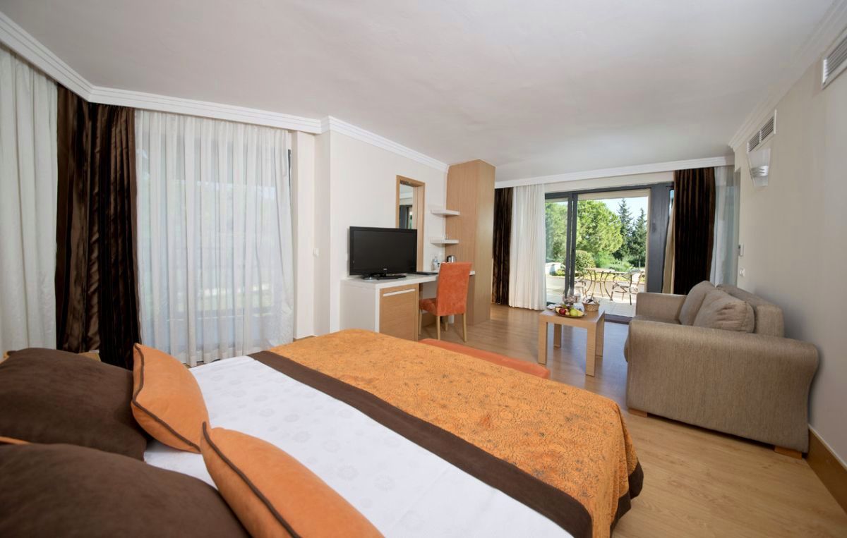 cheap resort hotels to Spend holiday with family