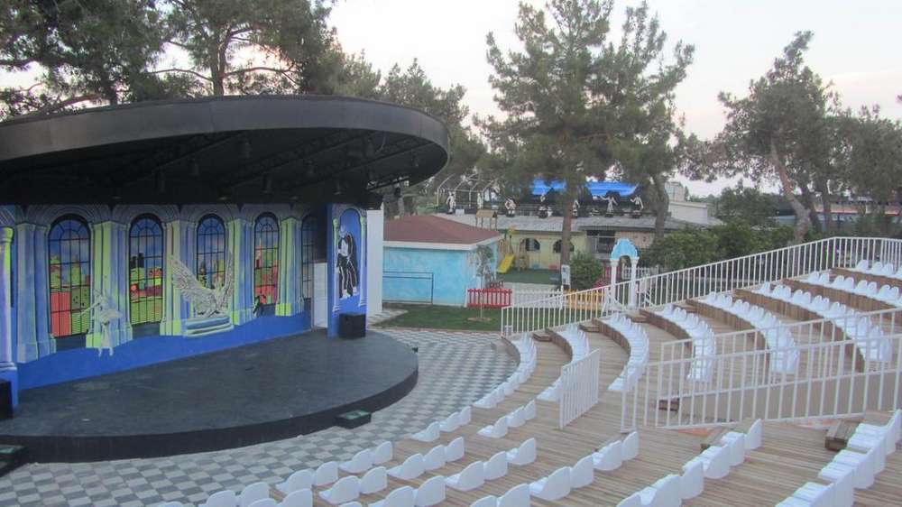 cheap resort hotels to Spend holiday with family