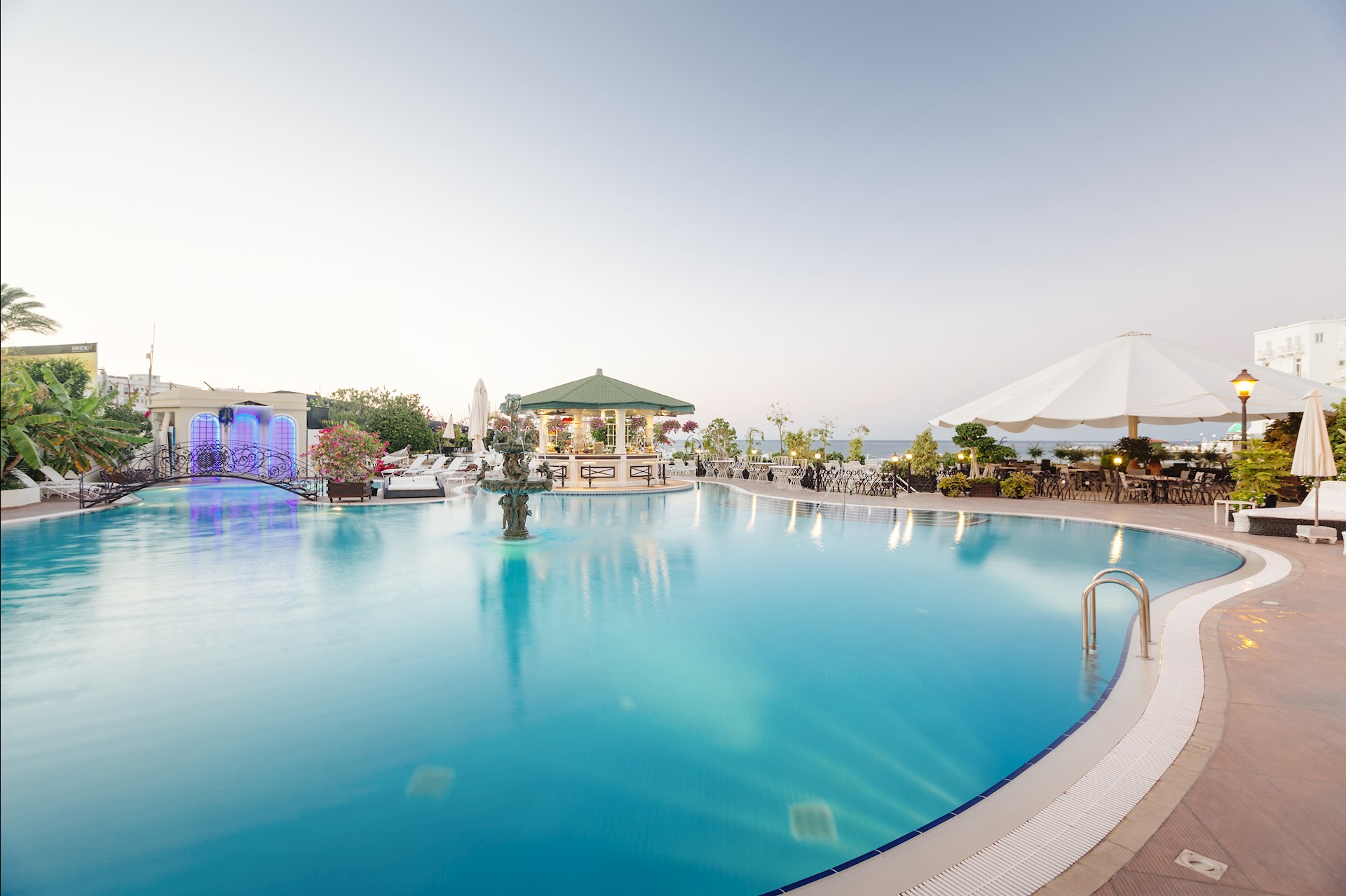 cheap resort hotels to Spend holiday with family