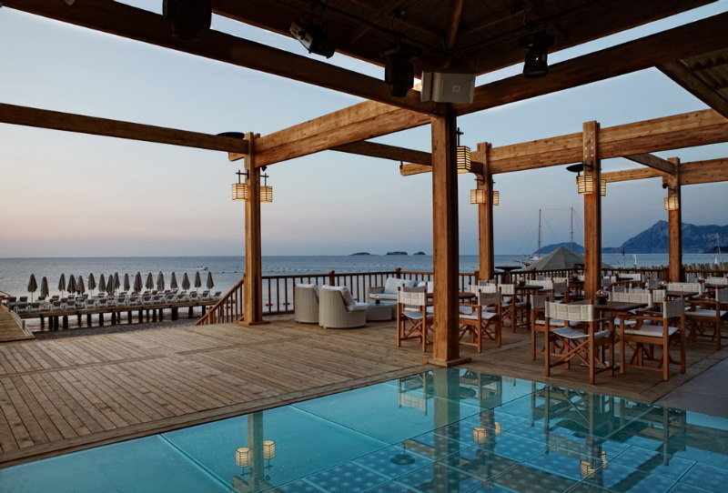 cheap resort hotels to Spend holiday with family