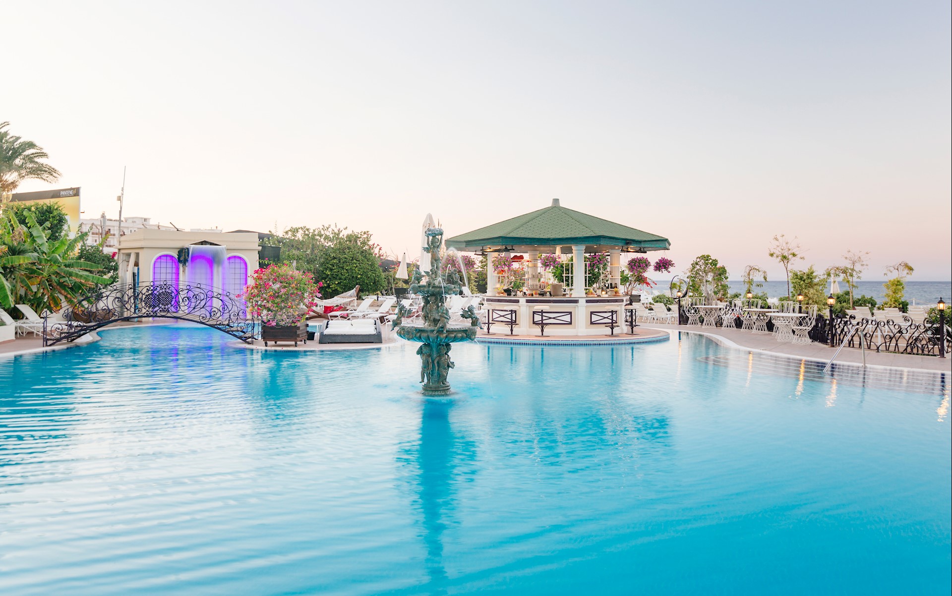 cheap resort hotels to Spend holiday with family