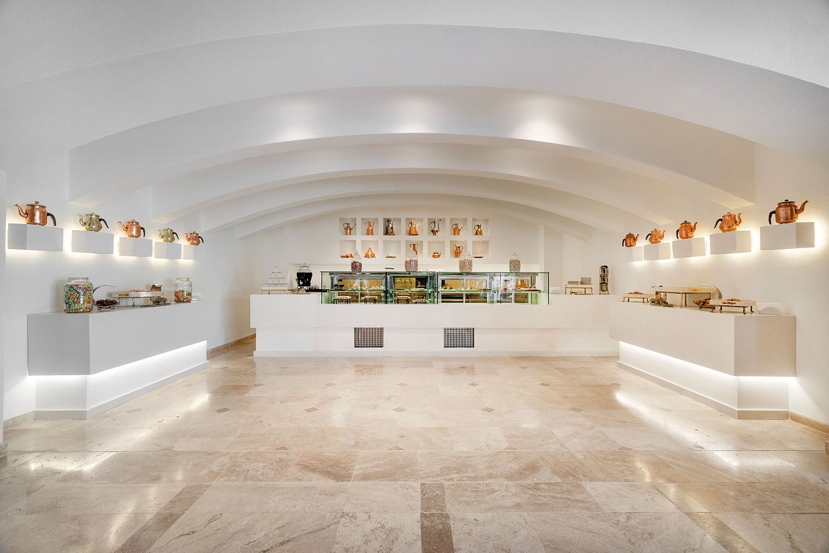 cheap resort hotels to Spend holiday with family