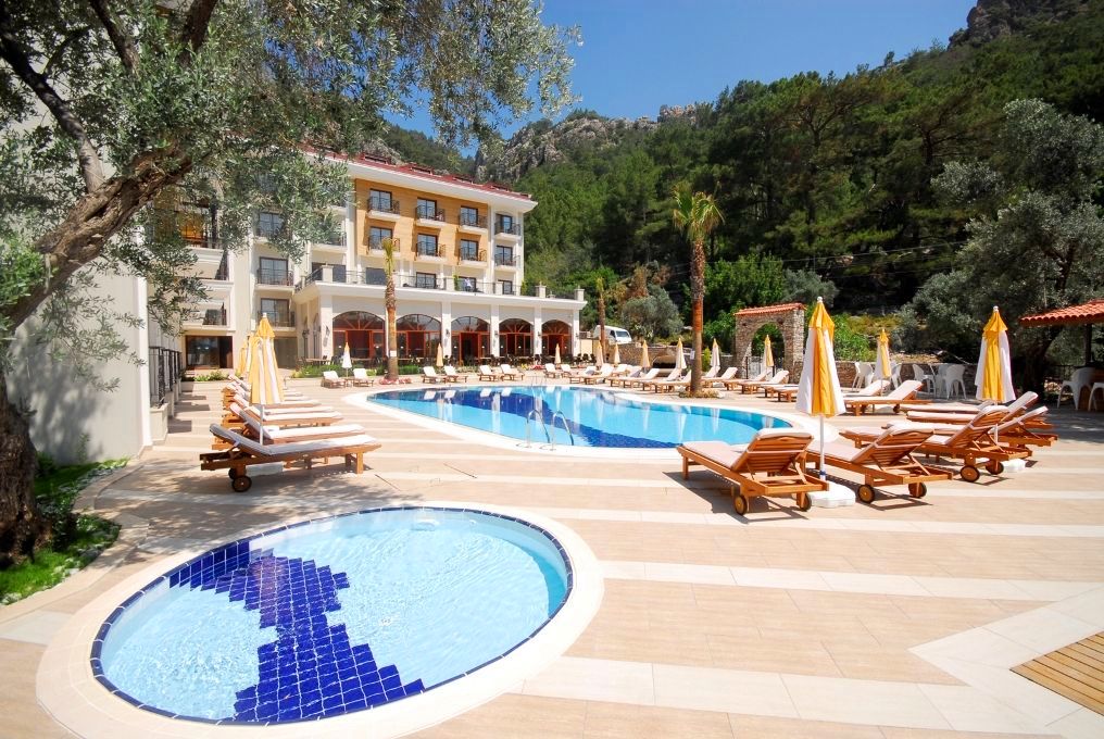 cheap resort hotels to Spend holiday with family