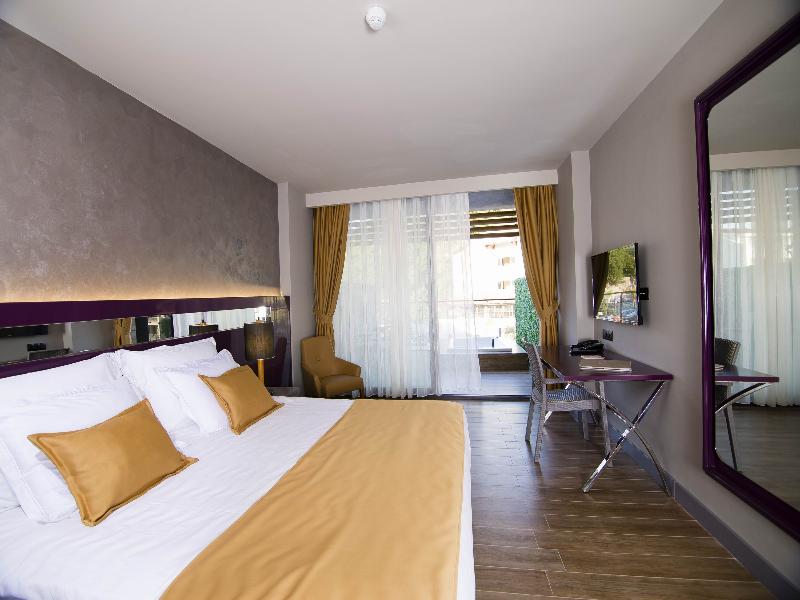 cheap resort hotels to Spend holiday with family