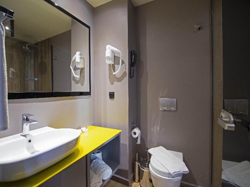 cheap resort hotels to Spend holiday with family