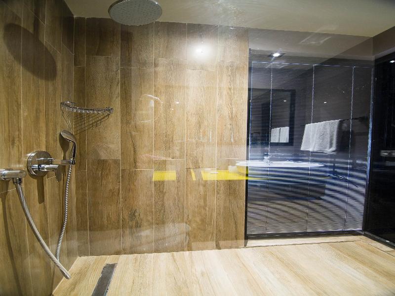 cheap resort hotels to Spend holiday with family