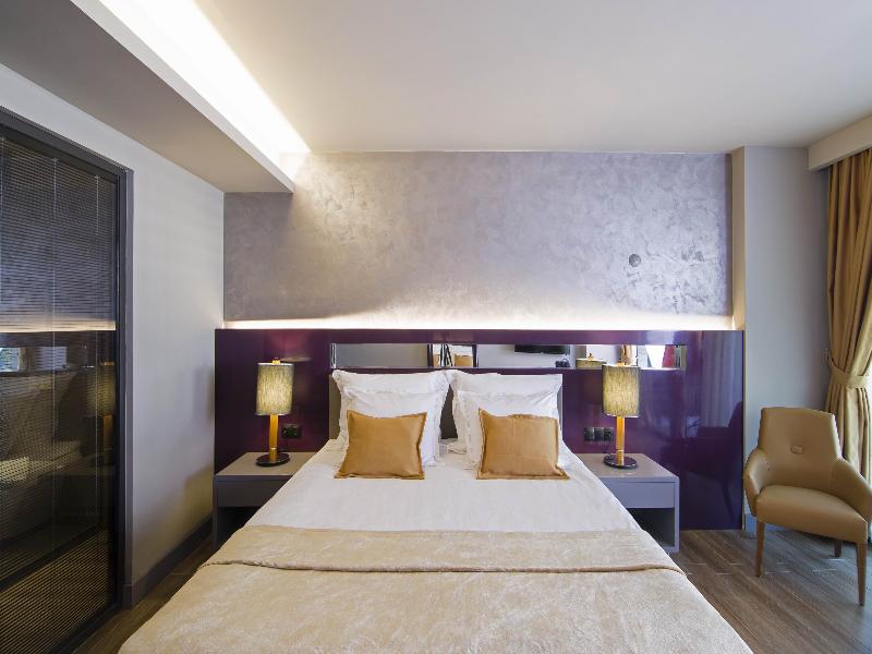 cheap resort hotels to Spend holiday with family