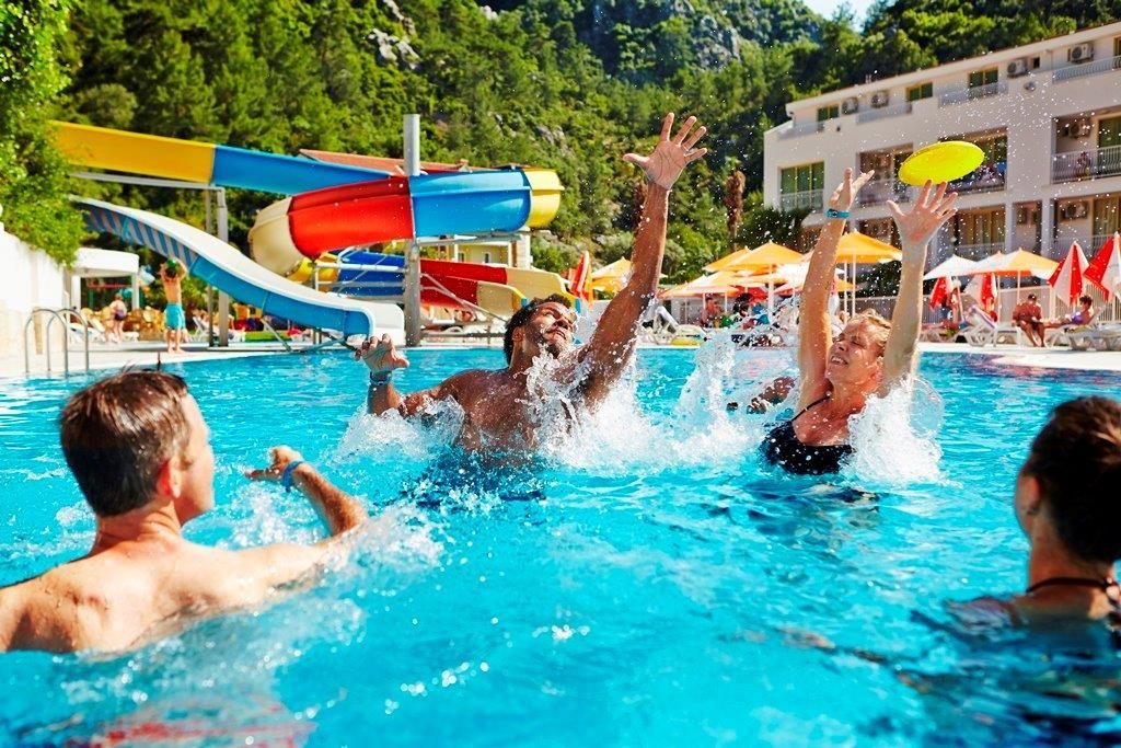 cheap resort hotels to Spend holiday with family
