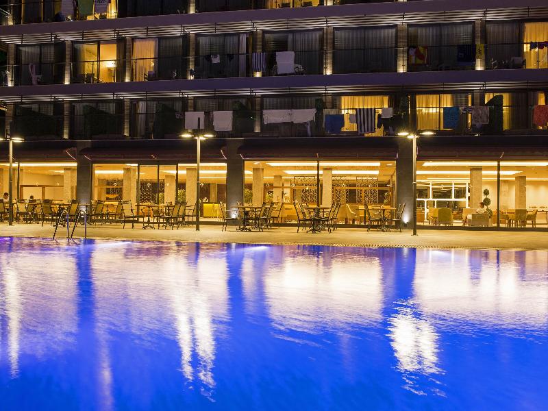 cheap resort hotels to Spend holiday with family