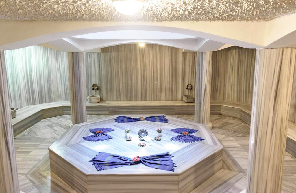 cheap resort hotels to Spend holiday with family