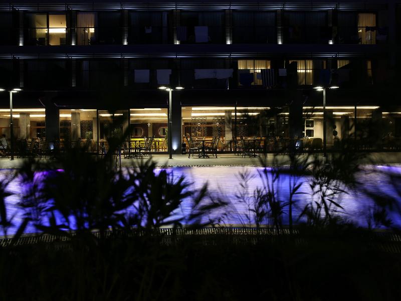 cheap resort hotels to Spend holiday with family