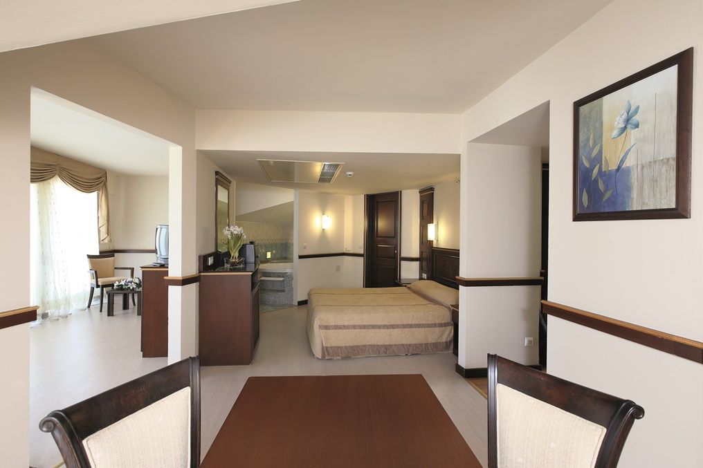 cheap resort hotels to Spend holiday with family