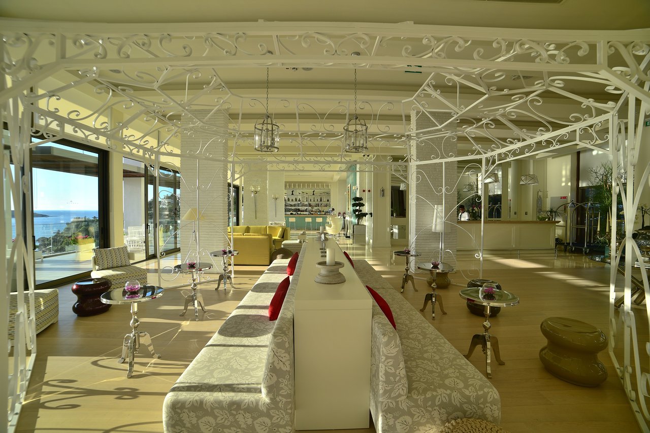 cheap resort hotels to Spend holiday with family