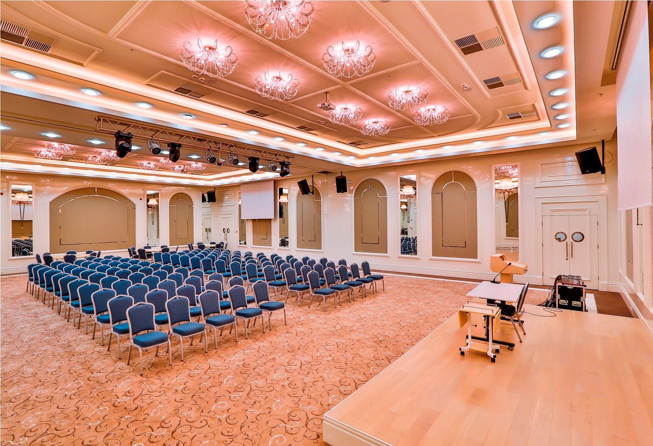 cheap resort hotels to Spend holiday with family