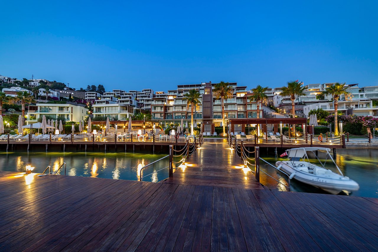 cheap resort hotels to Spend holiday with family