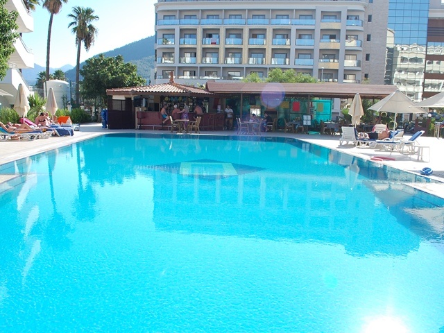 cheap resort hotels to Spend holiday with family