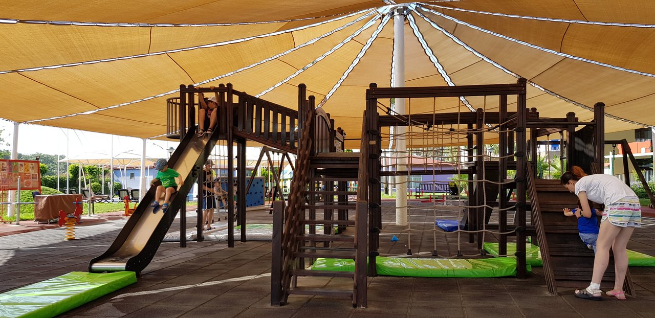 cheap resort hotels to Spend holiday with family