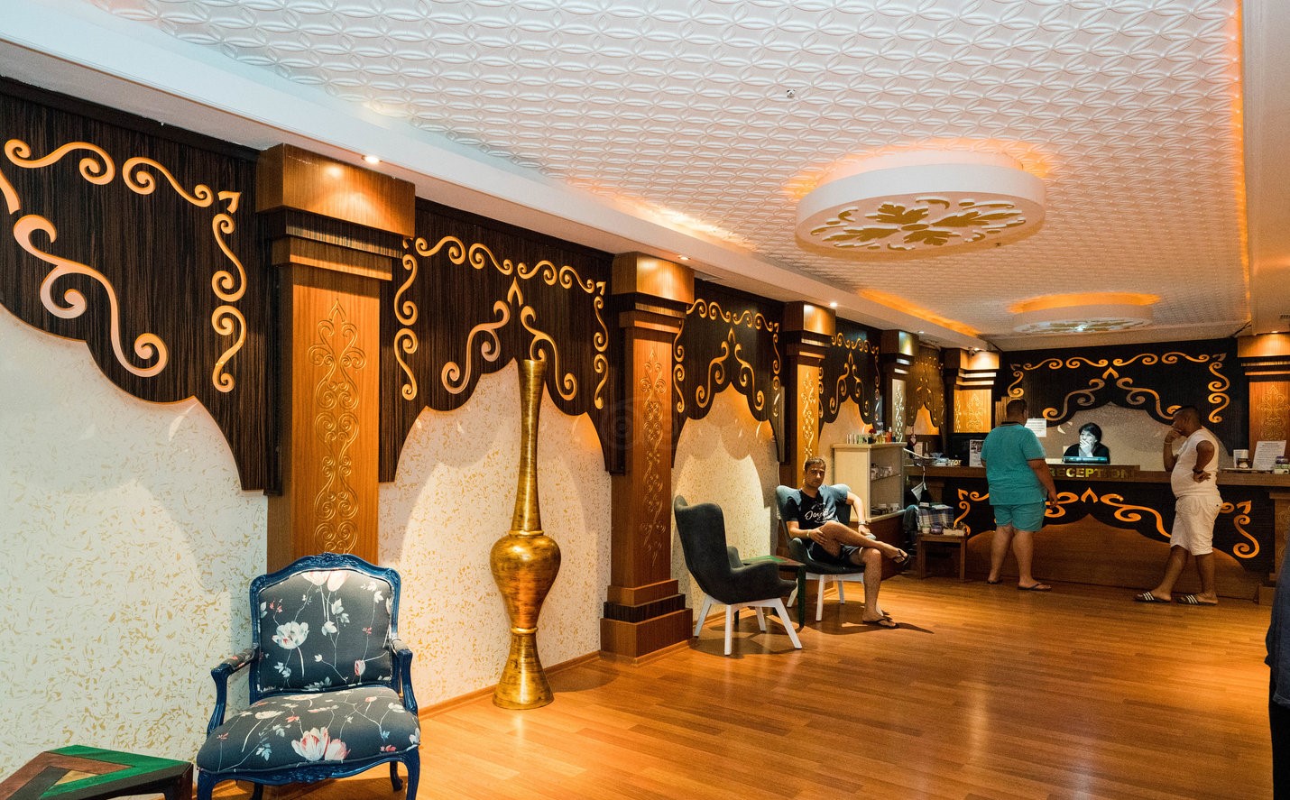 cheap resort hotels to Spend holiday with family