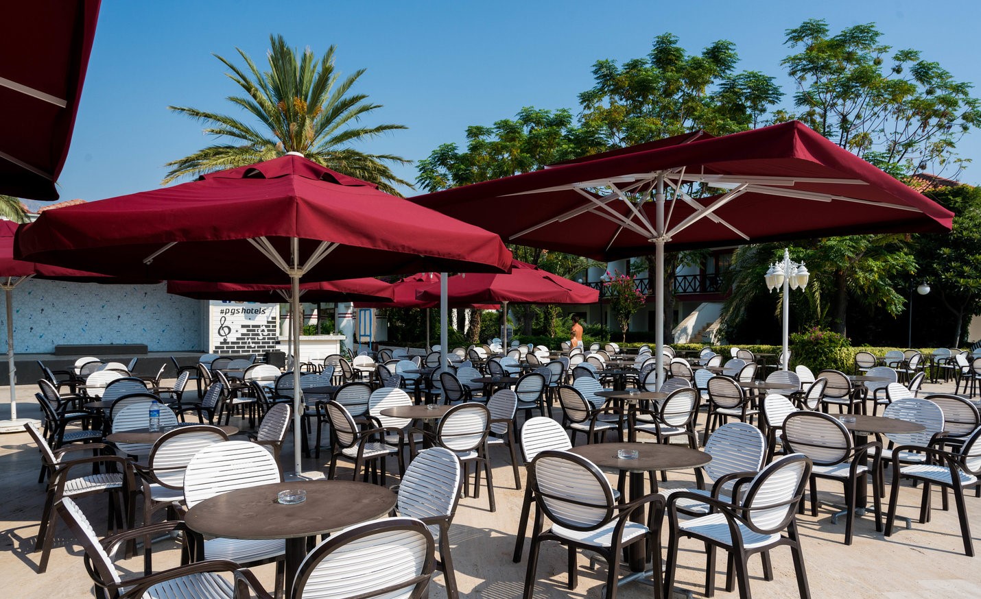 cheap resort hotels to Spend holiday with family
