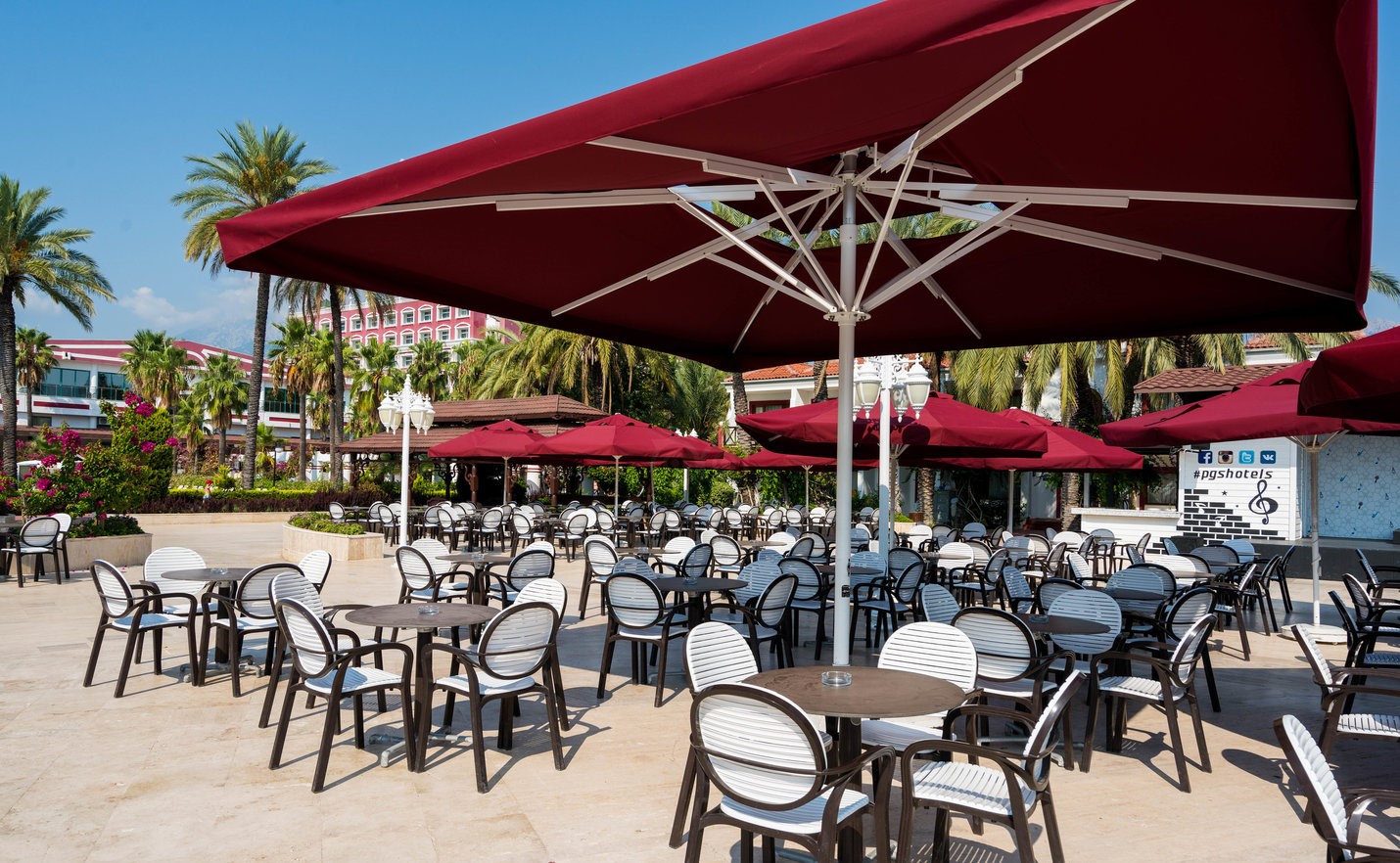 cheap resort hotels to Spend holiday with family