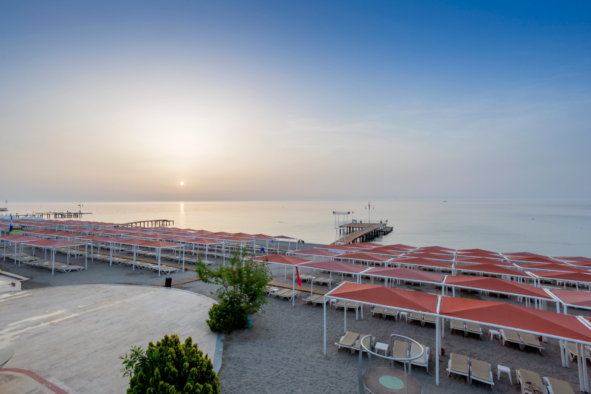 cheap resort hotels to Spend holiday with family