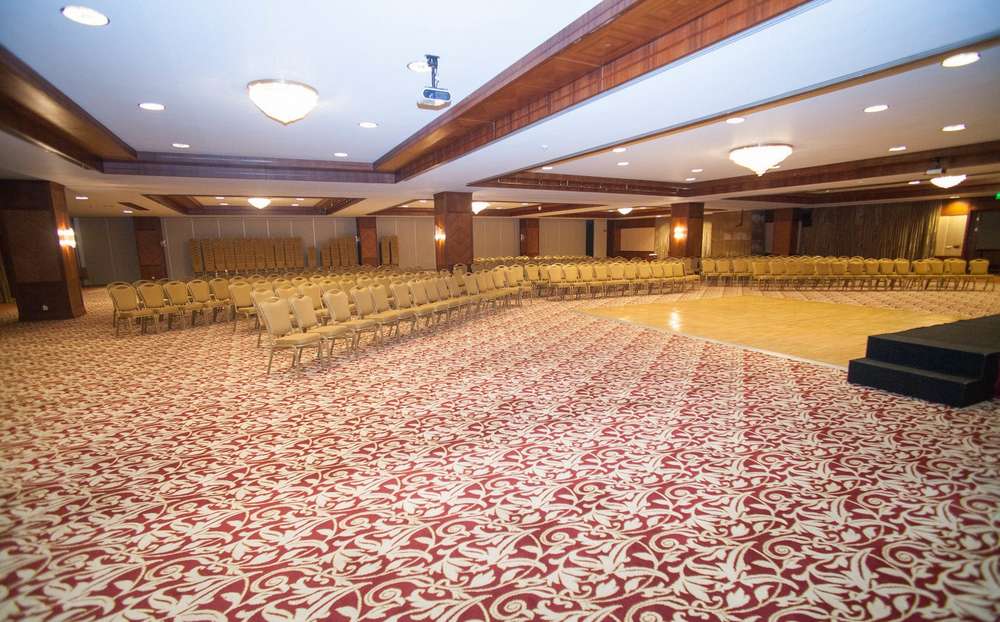 cheap resort hotels to Spend holiday with family