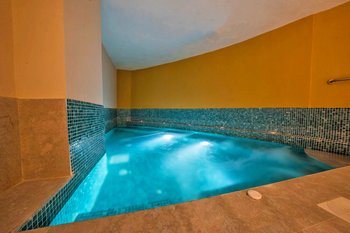 cheap resort hotels to Spend holiday with family