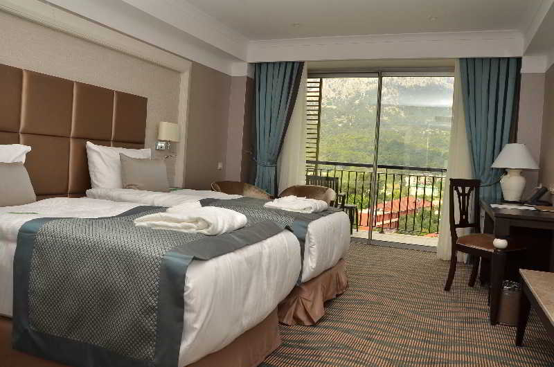 cheap resort hotels to Spend holiday with family