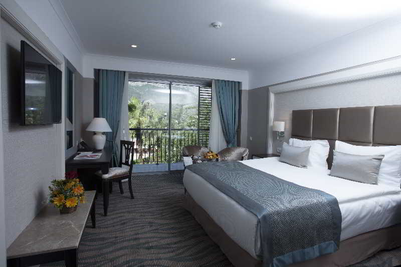 cheap resort hotels to Spend holiday with family