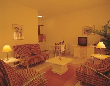 cheap resort hotels to Spend holiday with family