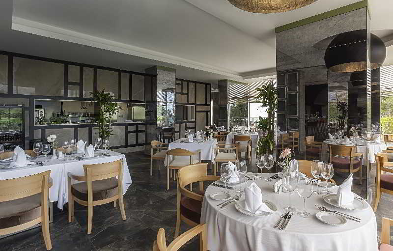 cheap resort hotels to Spend holiday with family