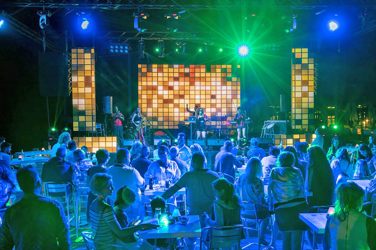 cheap resort hotels to Spend holiday with family