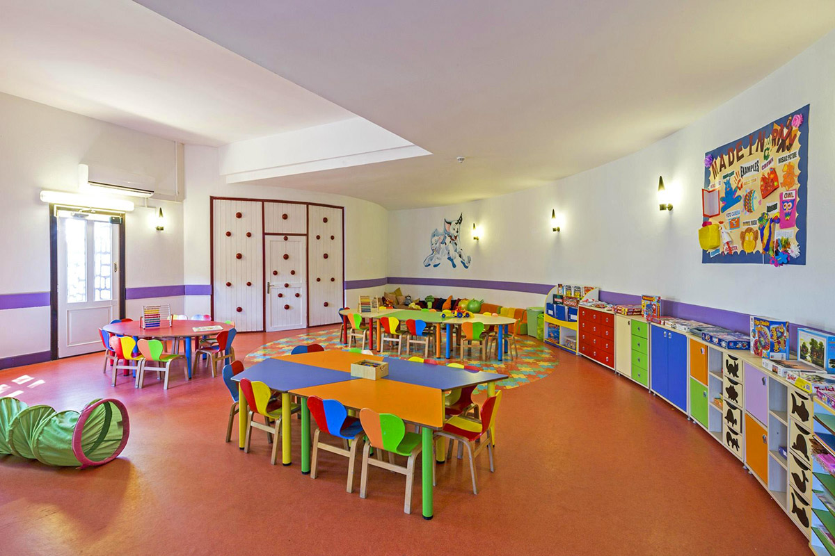 cheap resort hotels to Spend holiday with family