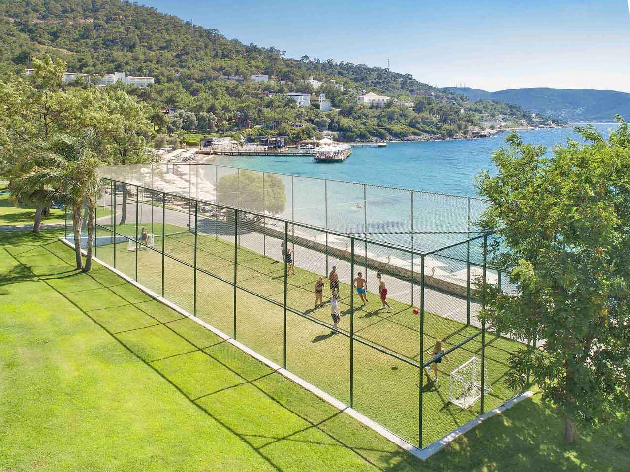 cheap resort hotels to Spend holiday with family