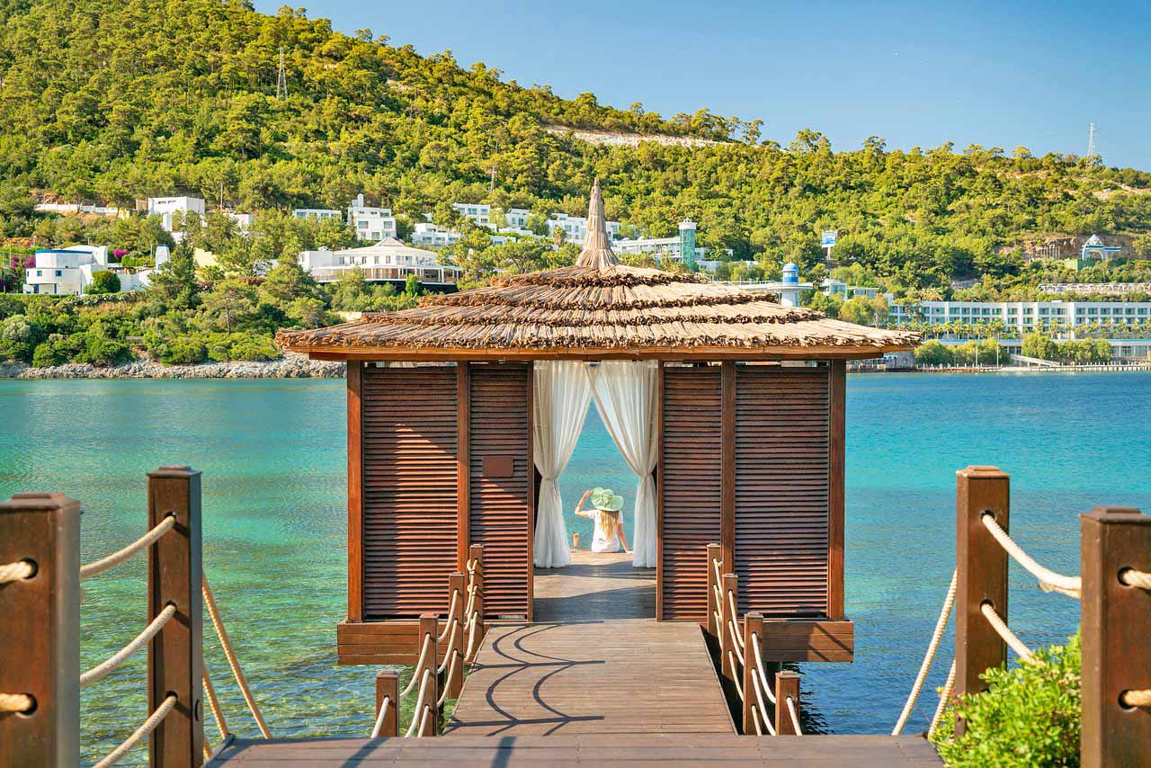 cheap resort hotels to Spend holiday with family