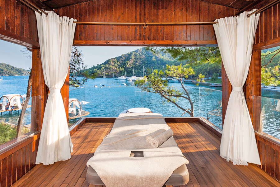 cheap resort hotels to Spend holiday with family