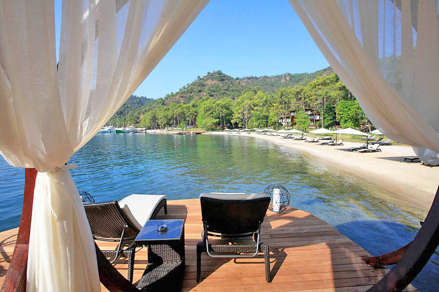 cheap resort hotels to Spend holiday with family