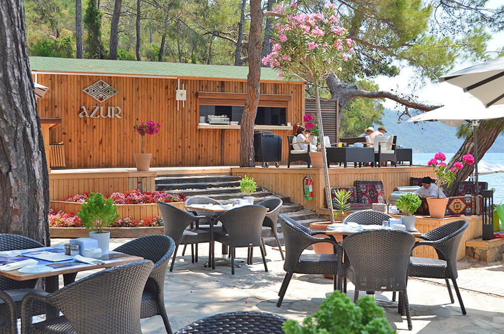 cheap resort hotels to Spend holiday with family