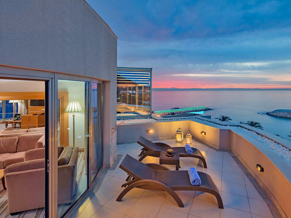 cheap resort hotels to Spend holiday with family