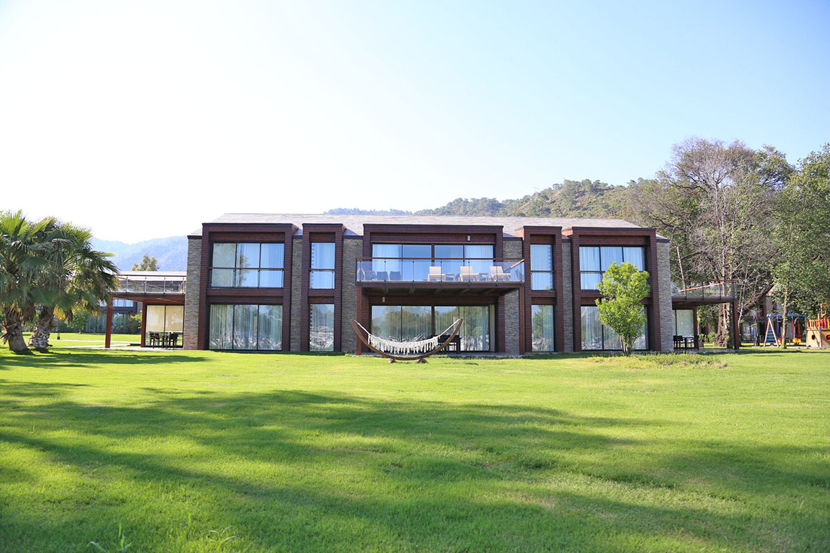 cheap resort hotels to Spend holiday with family