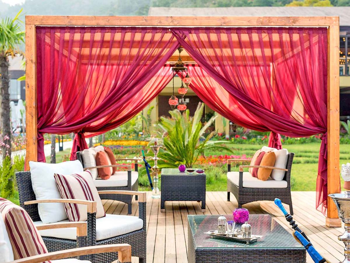 cheap resort hotels to Spend holiday with family