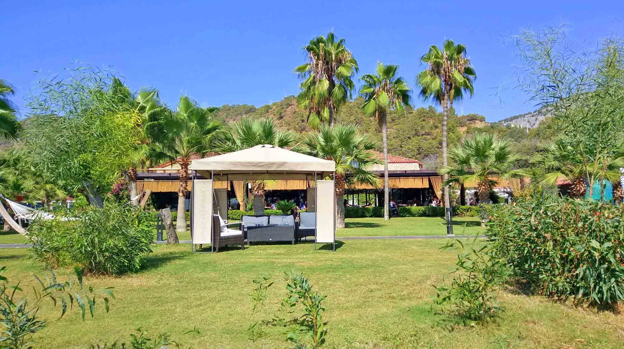 cheap resort hotels to Spend holiday with family